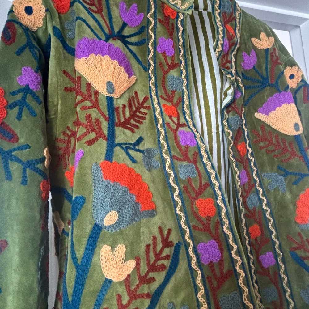 Embroidered Green Jacket - Picture 6 of 6